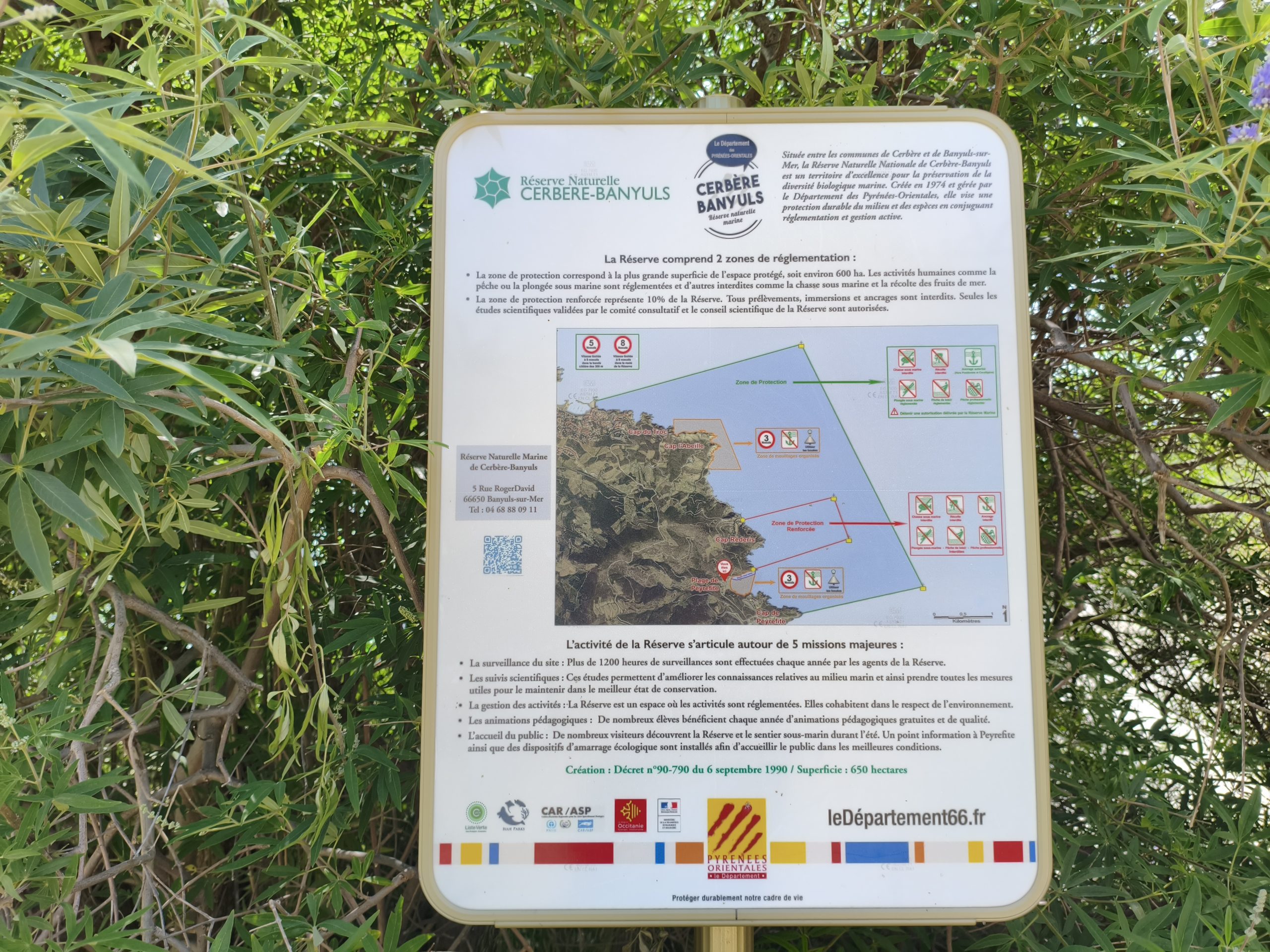 Panneau d'informations de la réserve naturelle marine de Cerbère-Banyuls