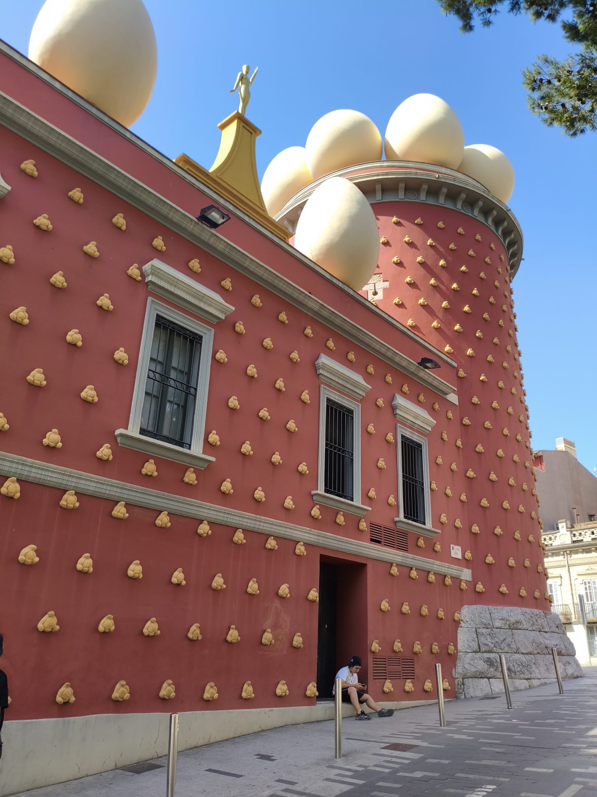 Décor théâtral d'une salle du Théâtre-musée Dalí à Figueres